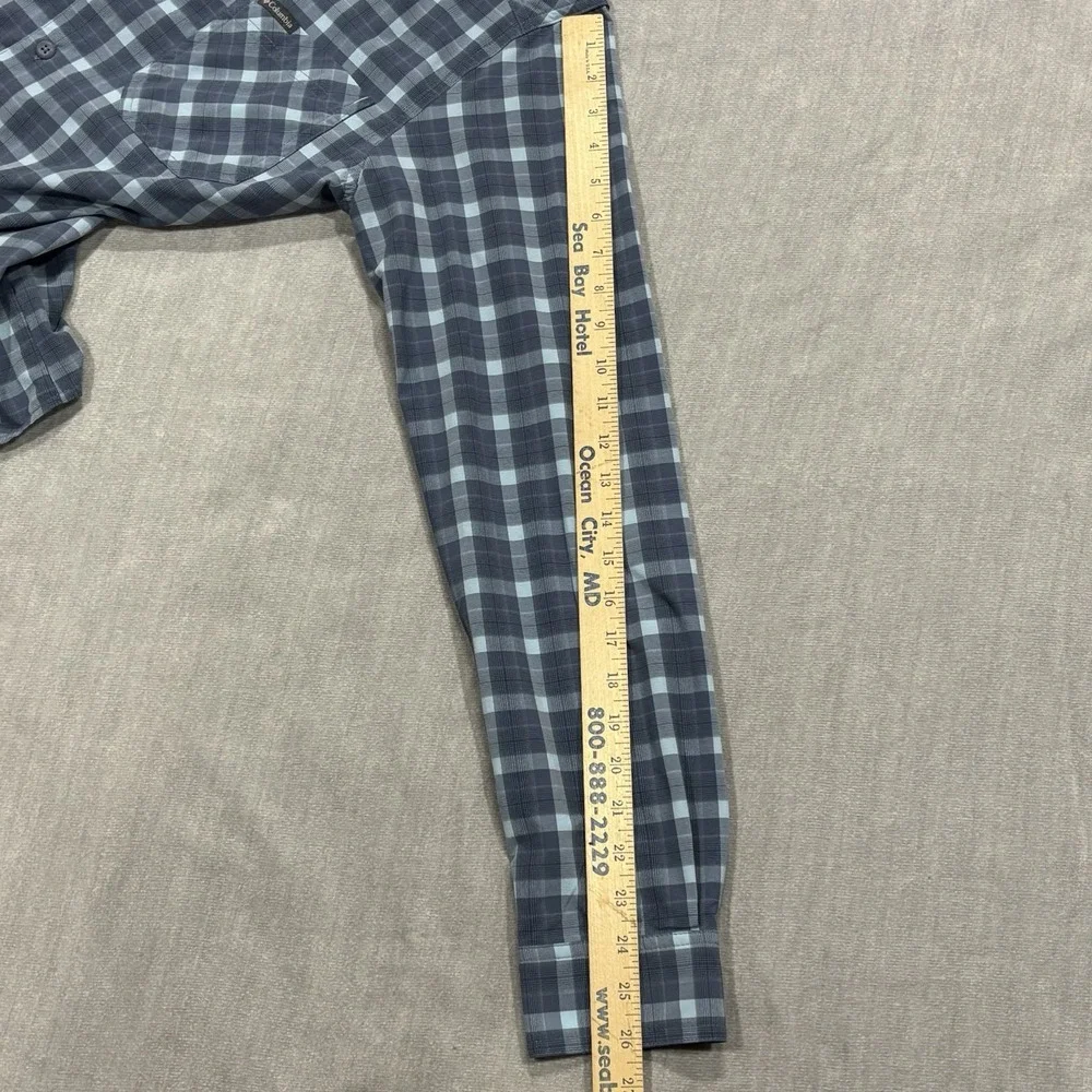 Columbia Button Up Shirt Mens Medium Blue Plaid Performance Stretch Lightweight